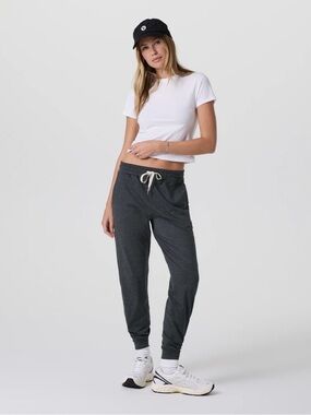 Vuori Performance Jogger Charcoal Heather